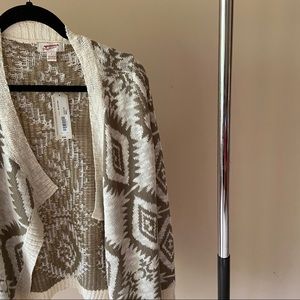 NWT Aztec Patterned Cardigan